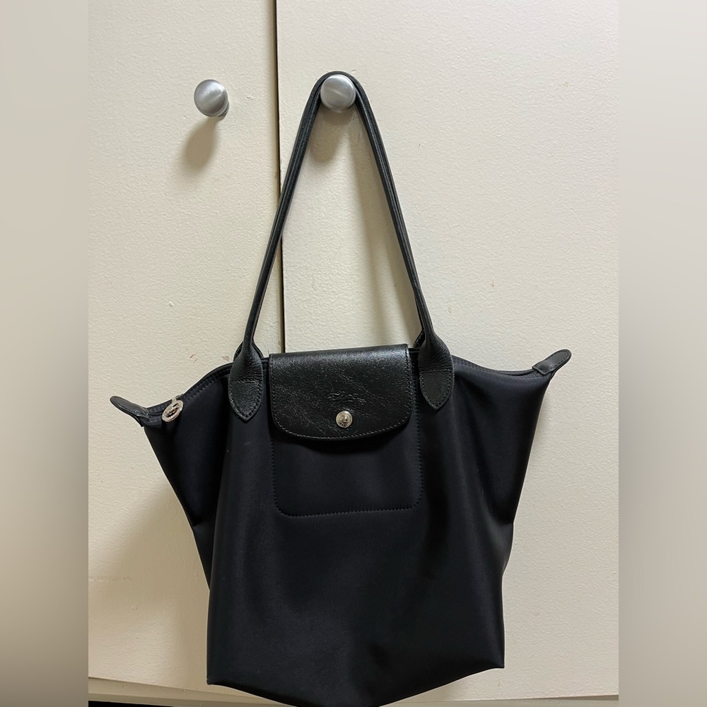 Longchamp Le Pilage Medium Black